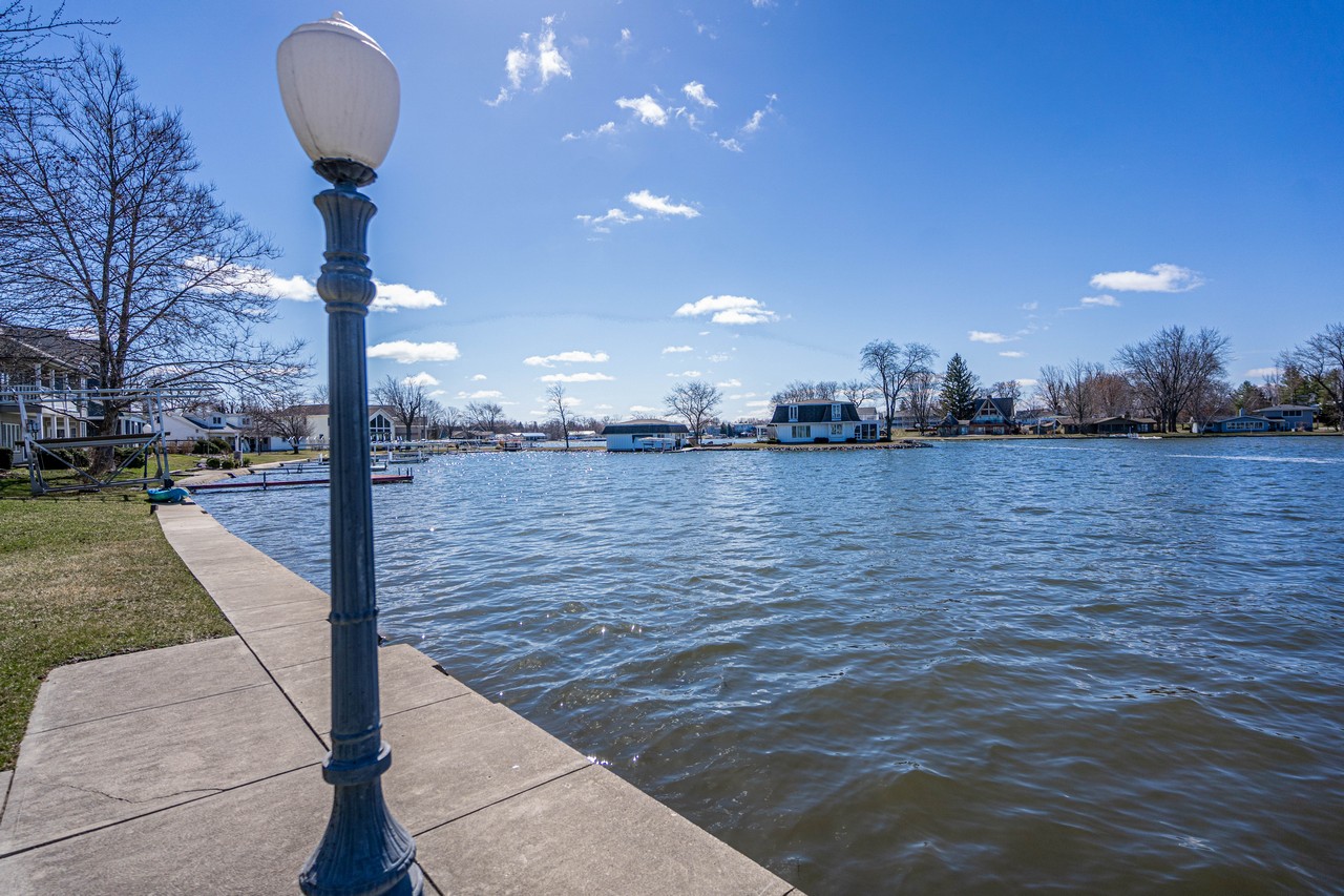 3 BR 2 BA LAKEFRONT HOME ON HAMILTON LAKE Scheerer McCulloch