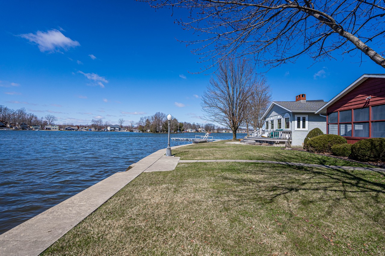 3 BR 2 BA LAKEFRONT HOME ON HAMILTON LAKE Scheerer McCulloch