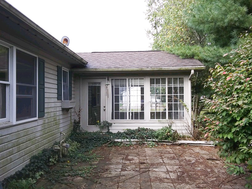 Charming 3 Bedroom 3 Bathroom Home in Walking Distance to Dewart Lake