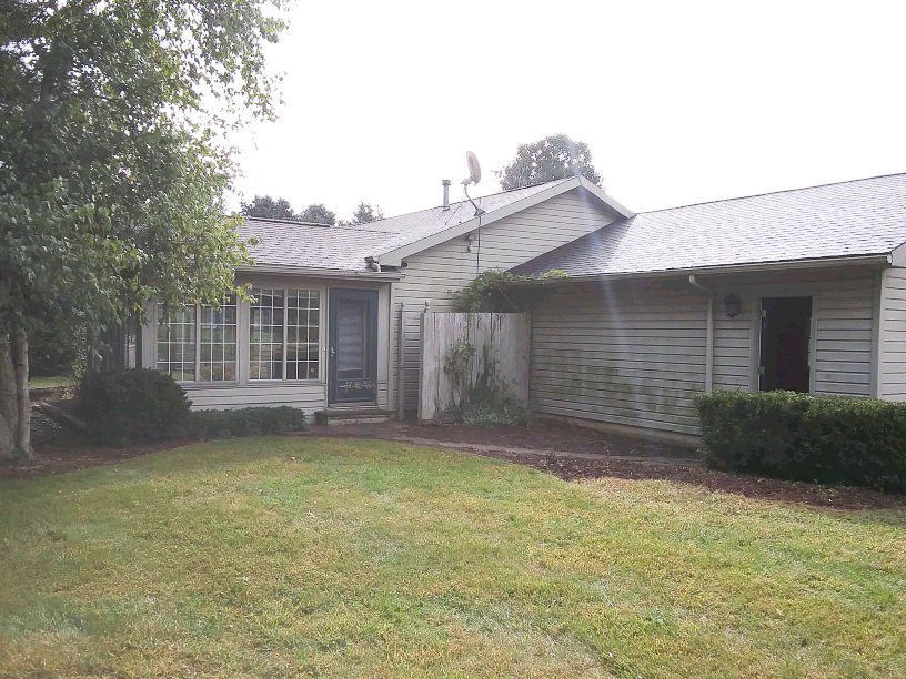 Charming 3 Bedroom 3 Bathroom Home in Walking Distance to Dewart Lake