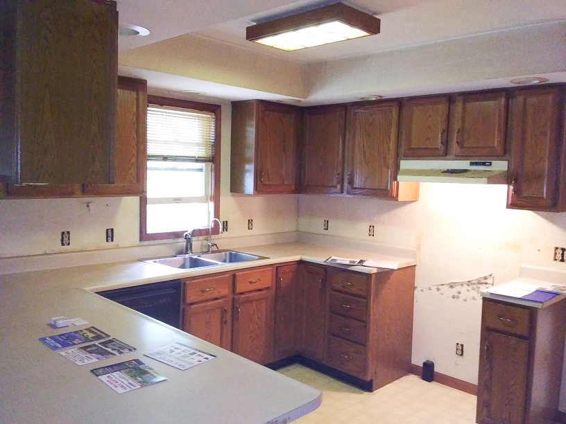 Charming 3 Bedroom 3 Bathroom Home in Walking Distance to Dewart Lake