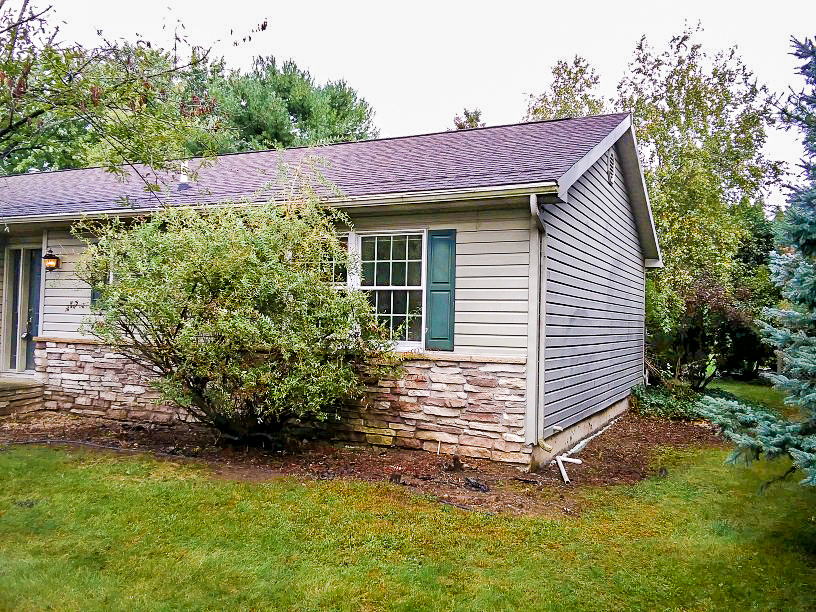 Charming 3 Bedroom 3 Bathroom Home in Walking Distance to Dewart Lake