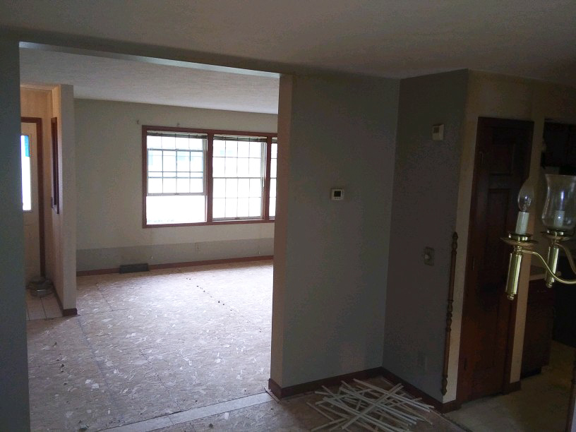 Charming 3 Bedroom 3 Bathroom Home in Walking Distance to Dewart Lake