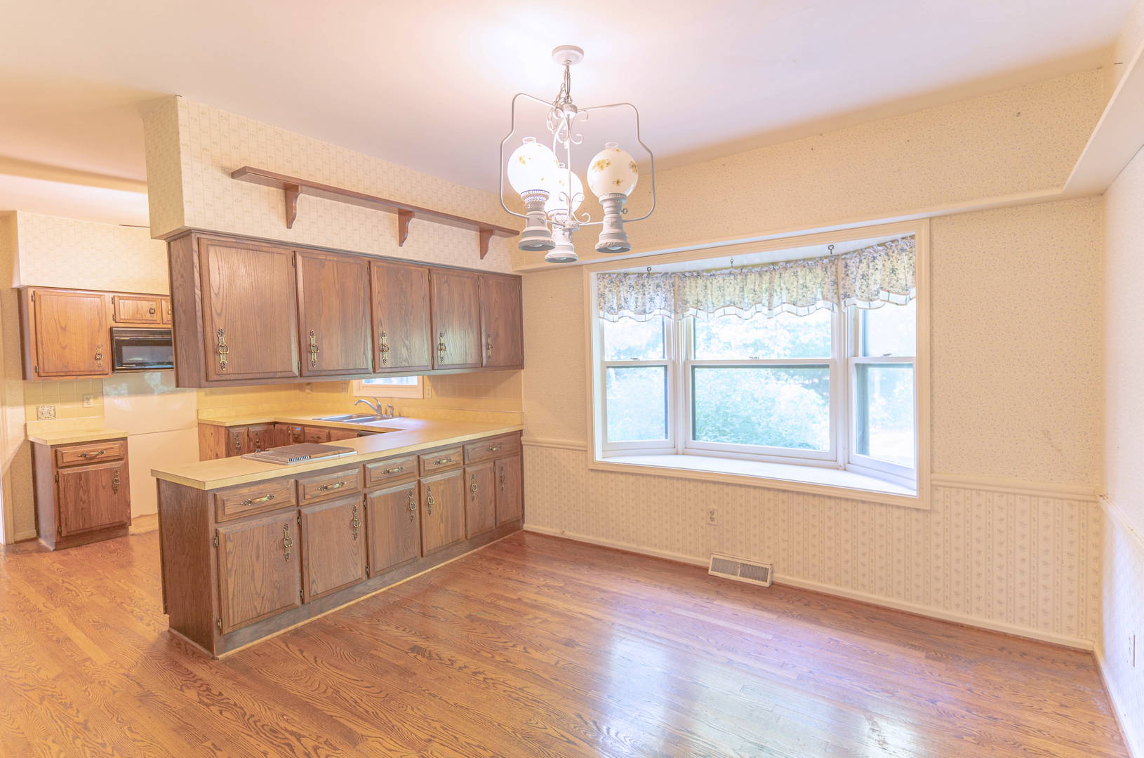 Live in the highly soughtafter neighborhood of Eden Glen in the Carmel