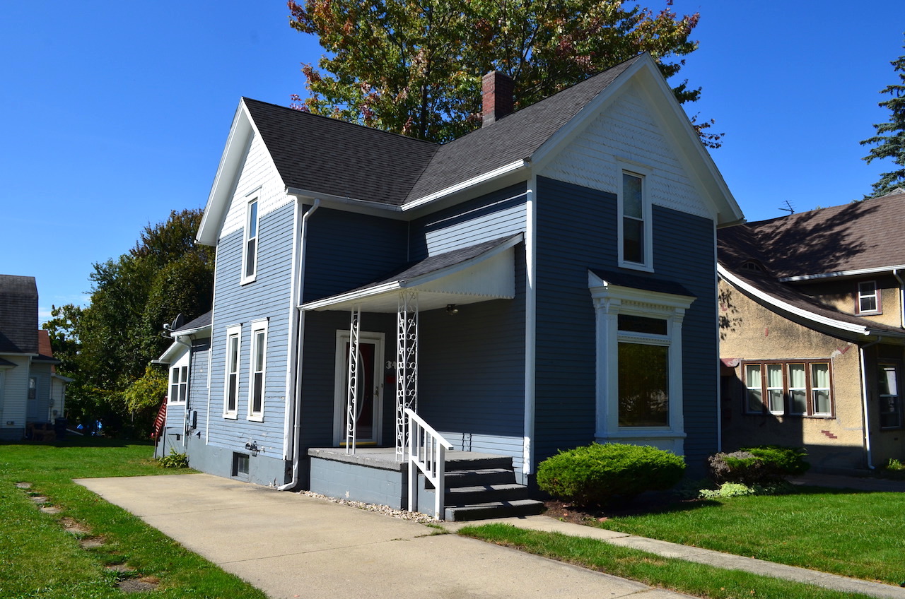 Real Estate Auction in downtown Kendallville, Indiana. Scheerer