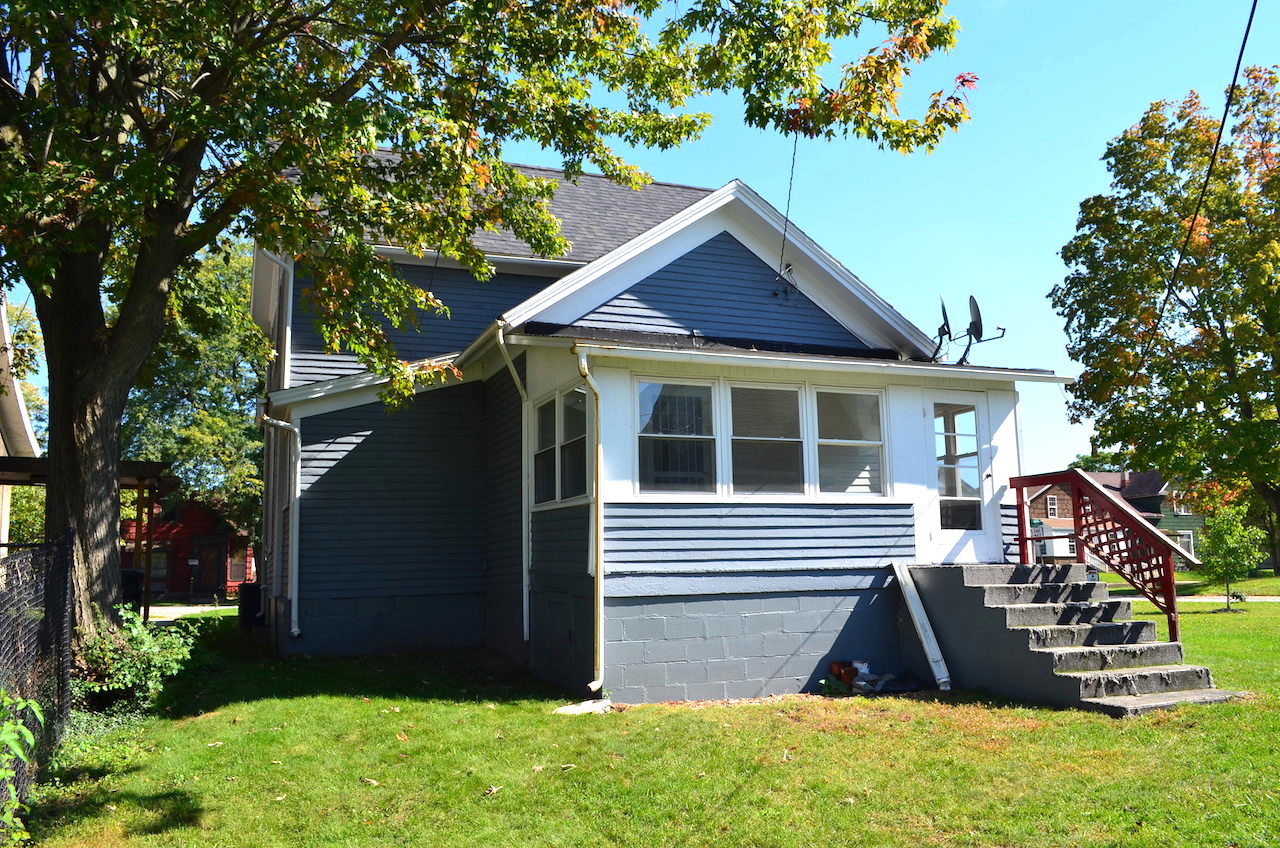 Real Estate Auction in downtown Kendallville, Indiana. Scheerer