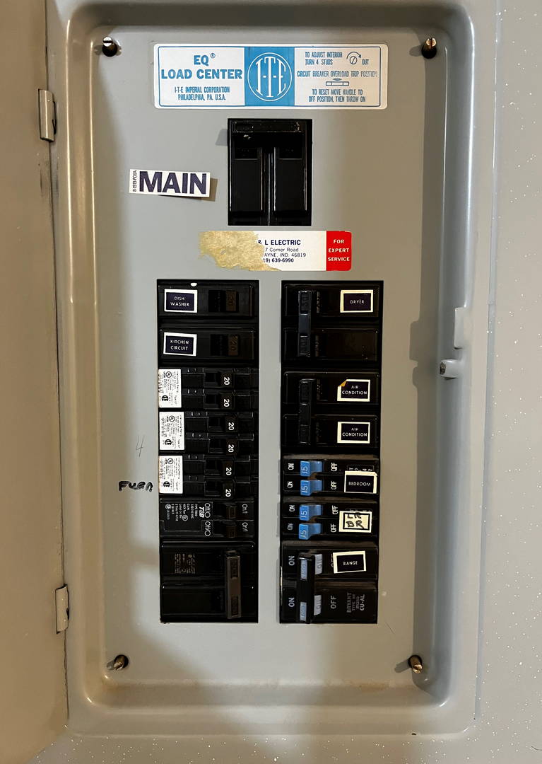 End Unit Condo at Covington Creek Condos Fort Wayne, Indiana