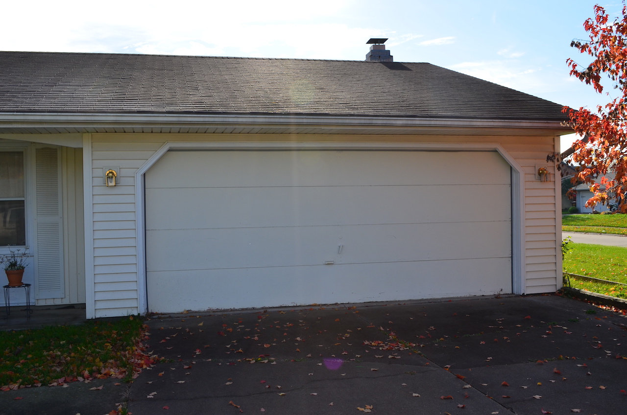 3 bedroom home and garage in the Maple Ridge addition Grabill