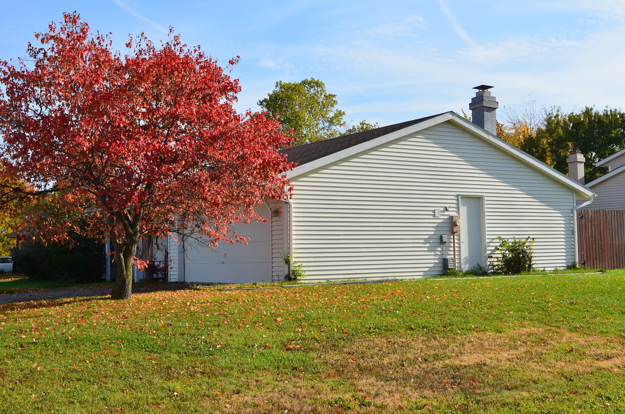3 bedroom home and garage in the Maple Ridge addition Grabill