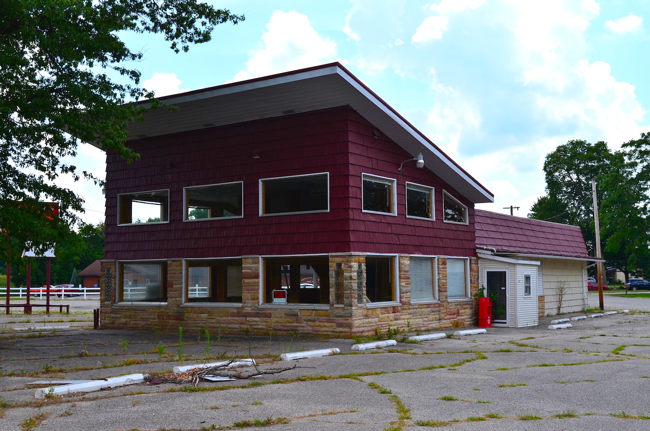 2,600sf commercial building in Rome City, Formerly Rome City Family