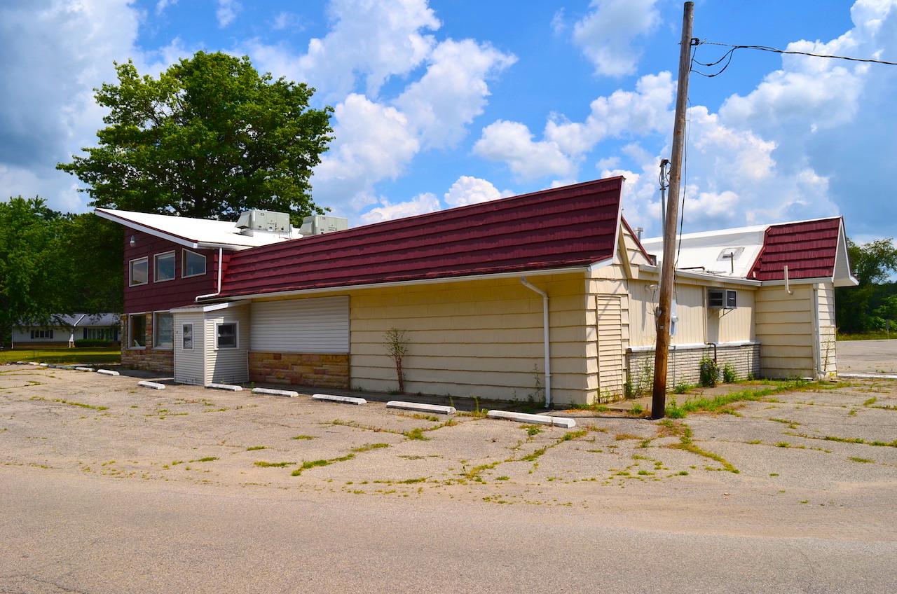 2,600sf commercial building in Rome City, Formerly Rome City Family