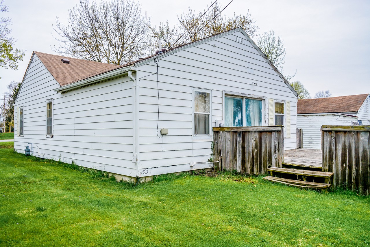 Cozy 2 Bedroom 2 Bathroom Home Near W. Jefferson Blvd. & Getz Rd