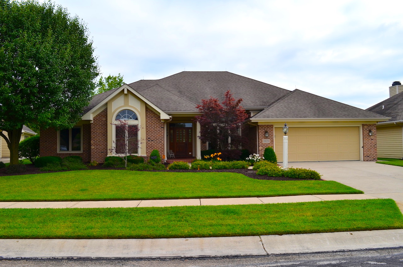 Beautiful, well maintained Autumn Ridge villa on golf course Scheerer