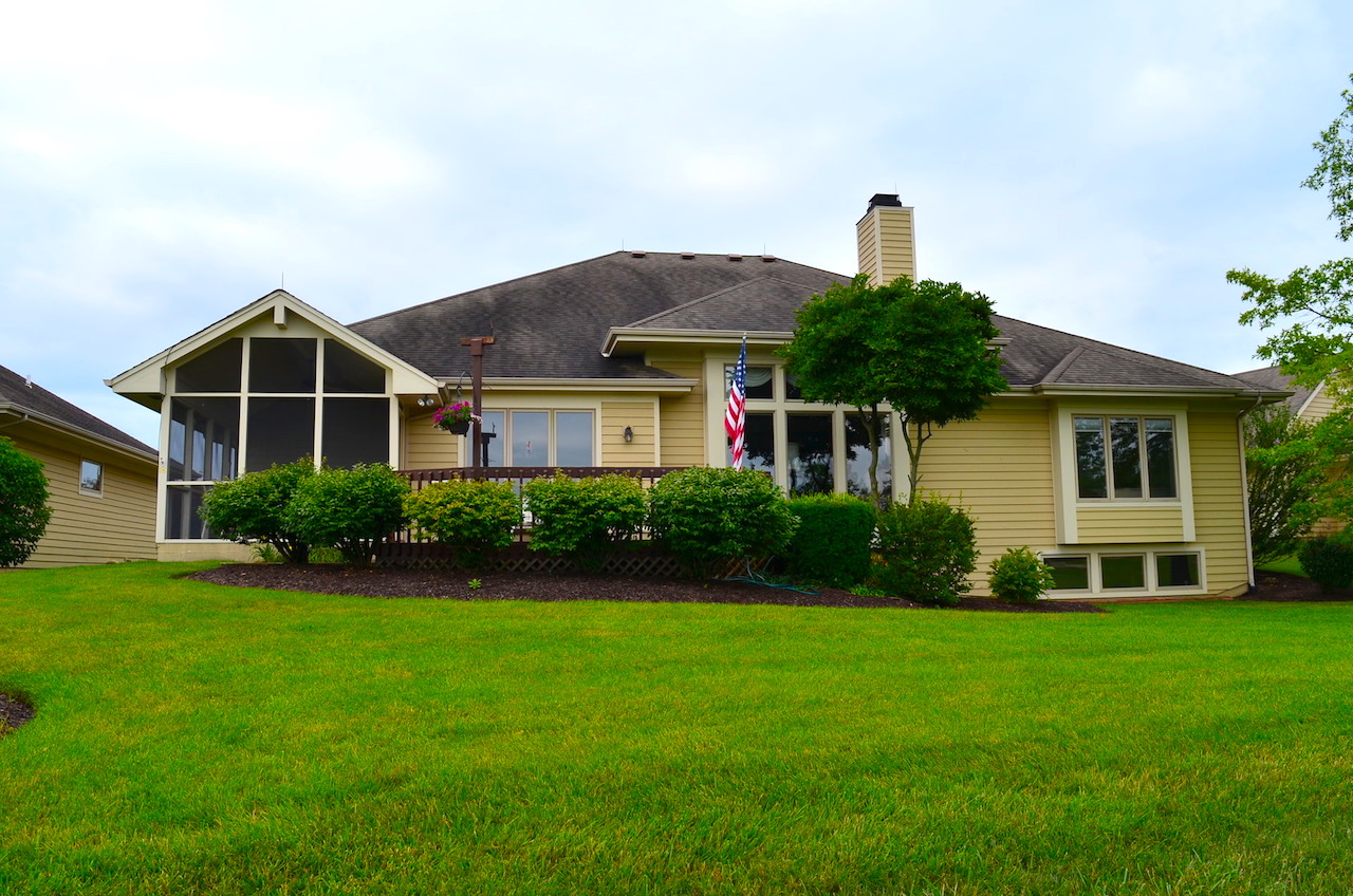 Beautiful, well maintained Autumn Ridge villa on golf course Scheerer