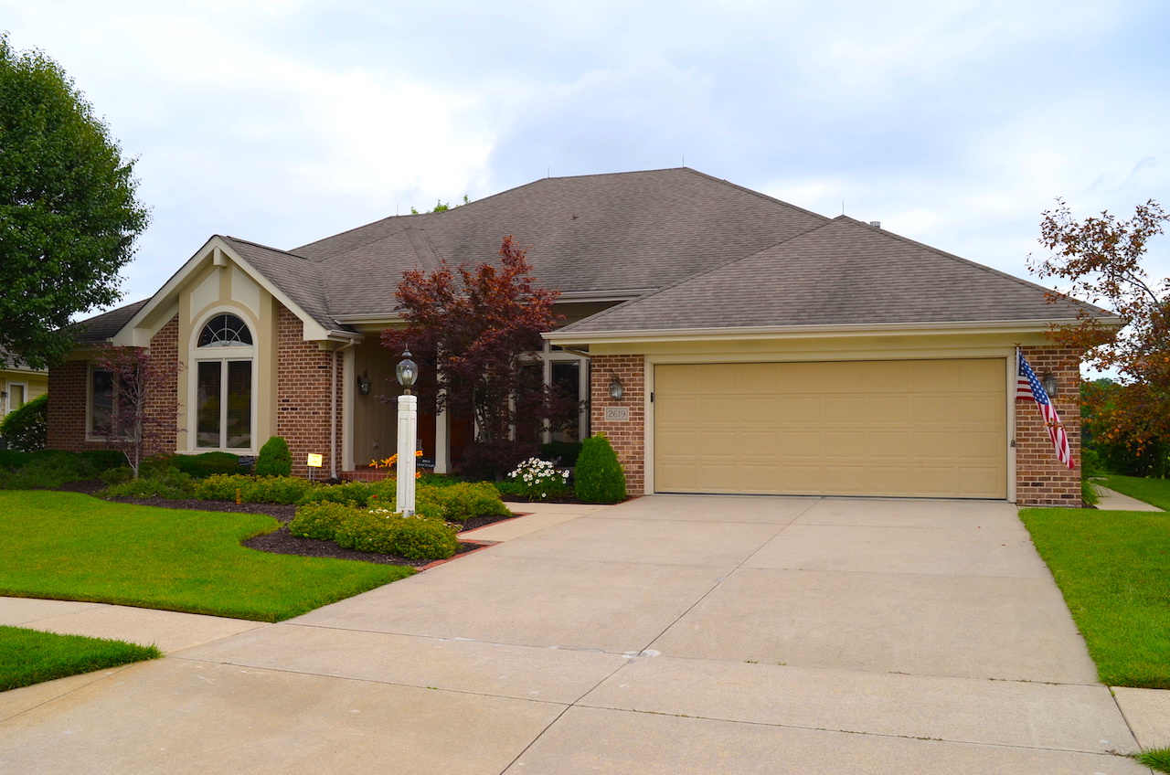 Beautiful, well maintained Autumn Ridge villa on golf course Scheerer