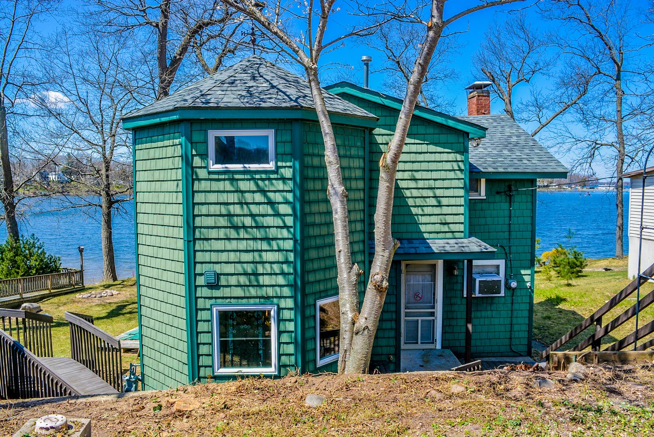 Charming 2 Bedroom 2 Bathroom Cottage on Lake Papakeechie Scheerer