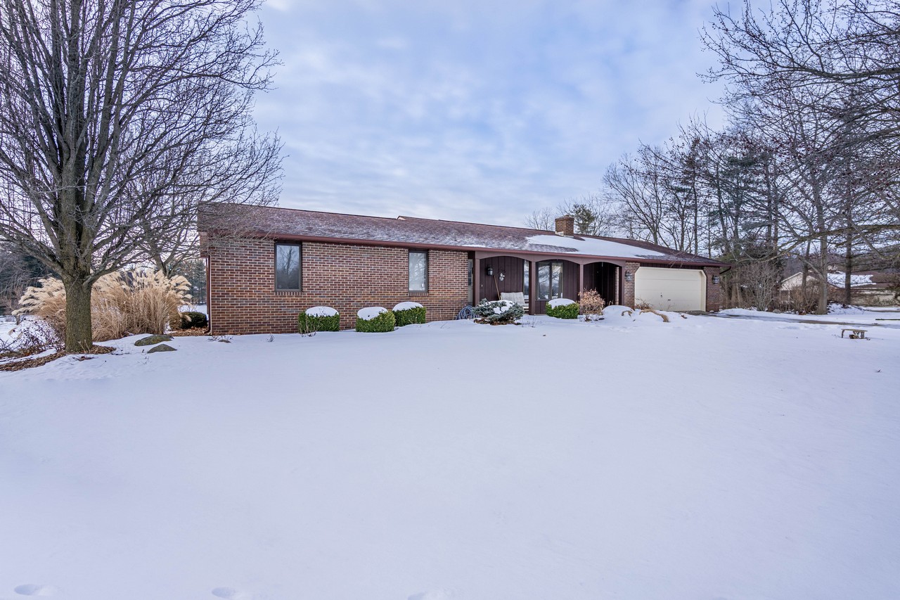 PRIVATE 3 BEDROOM 2 BATHROOM HOME IN LAOTTO Scheerer McCulloch