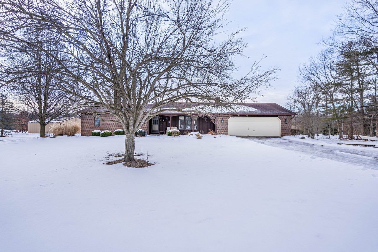 PRIVATE 3 BEDROOM 2 BATHROOM HOME IN LAOTTO Scheerer McCulloch