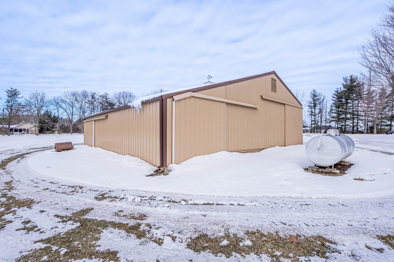 PRIVATE 3 BEDROOM 2 BATHROOM HOME IN LAOTTO Scheerer McCulloch