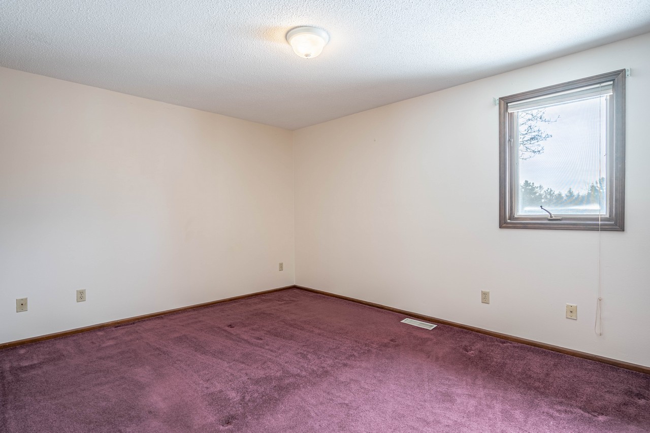 PRIVATE 3 BEDROOM 2 BATHROOM HOME IN LAOTTO Scheerer McCulloch