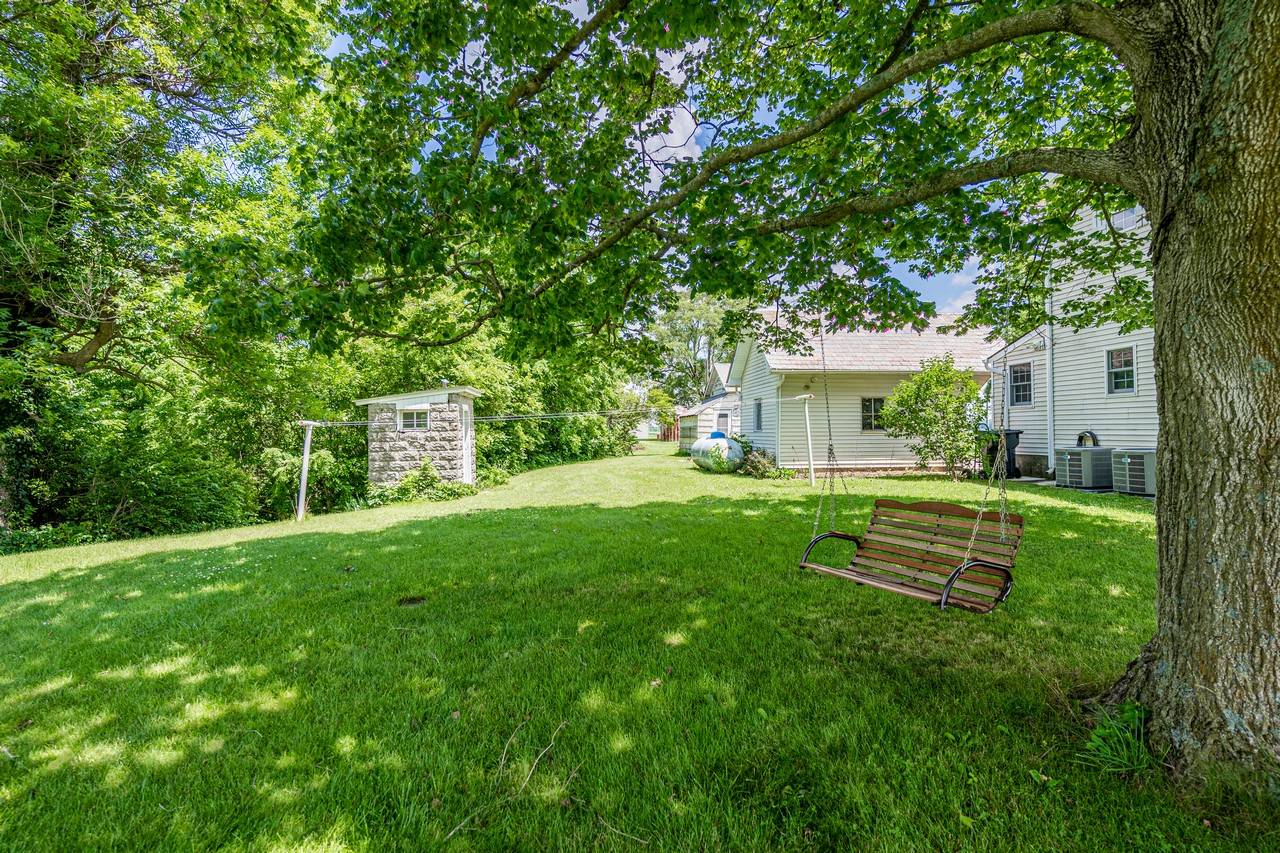 BEAUTIFUL 5 BR 4 BA HOME ON 4.19+/ ACRES IN MARKLE Scheerer