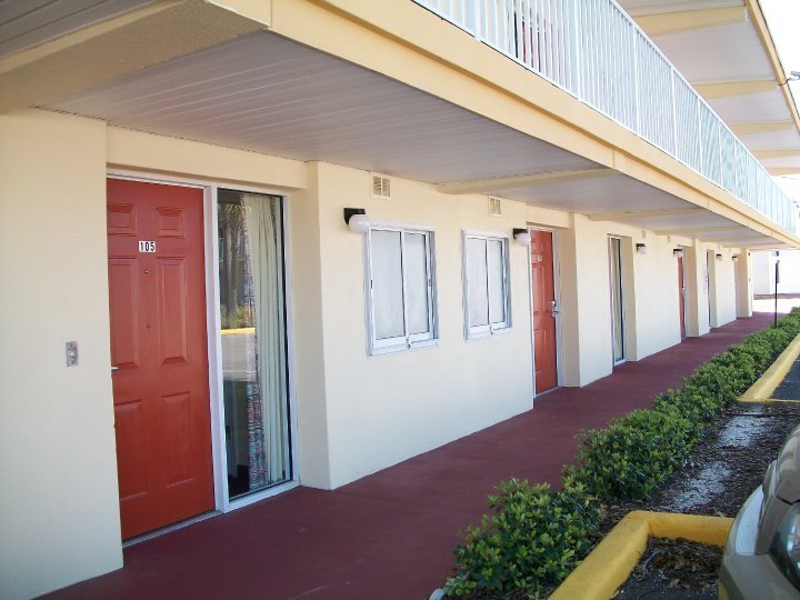 Gail Hoffmann's album, Hotel Foreclosure