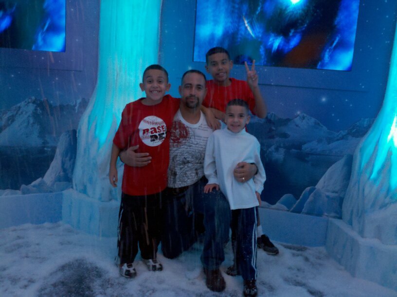 Daniel Reyes' album, X-Mas 2010