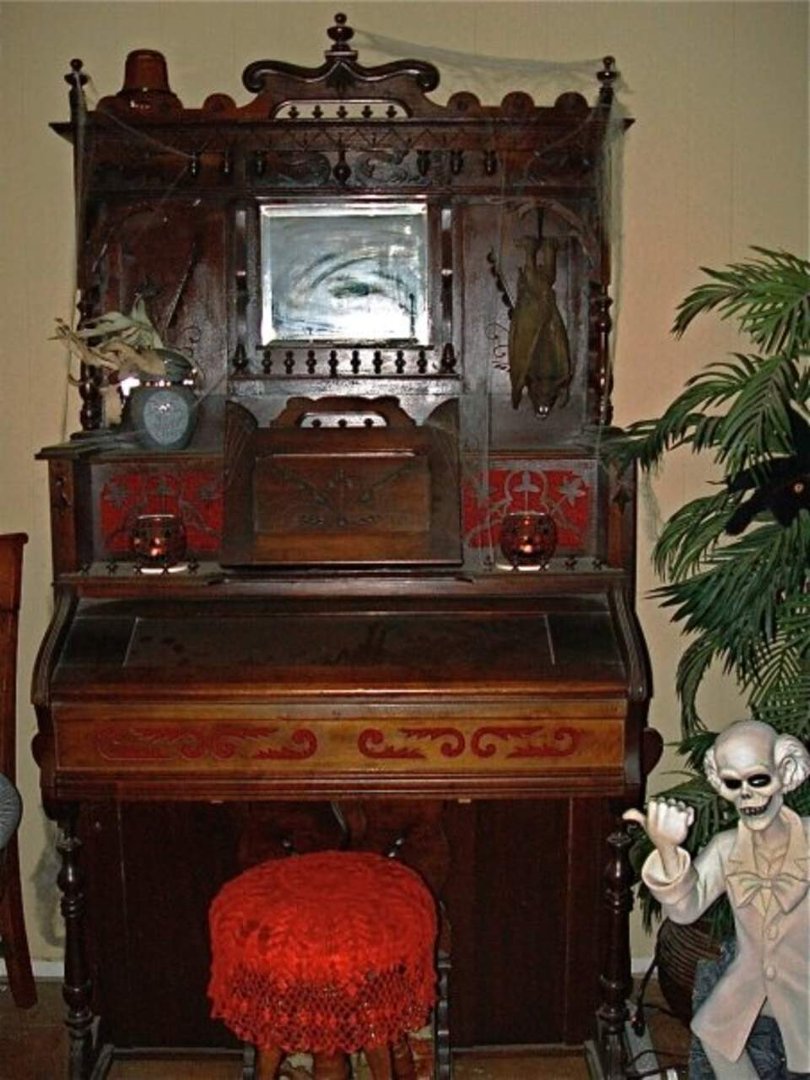 Eric Mandeson's album, Halloween