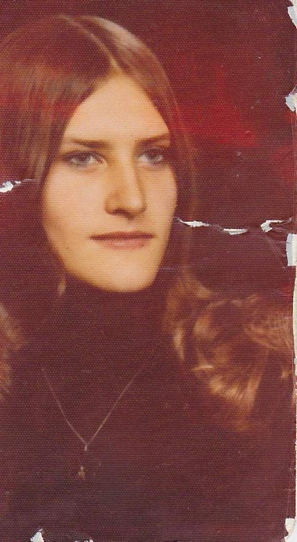 Cassandra Collins Elder's album, Profile Pictures