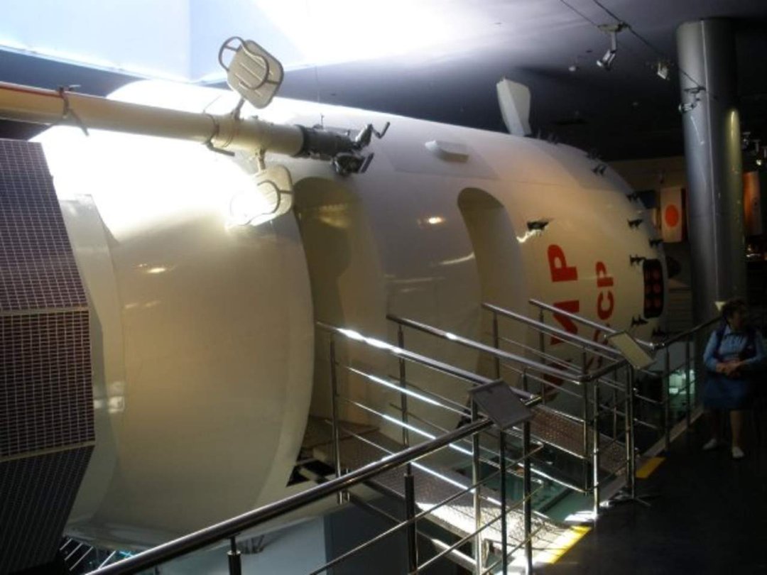 Alan Mayfield's album, Cosmonaut museum