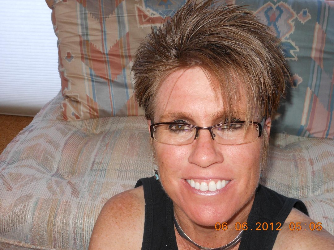 Laura Fields' album, Profile Pictures