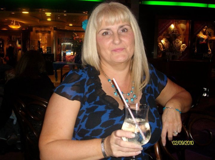 Ellen Cairney's album, Profile Pictures