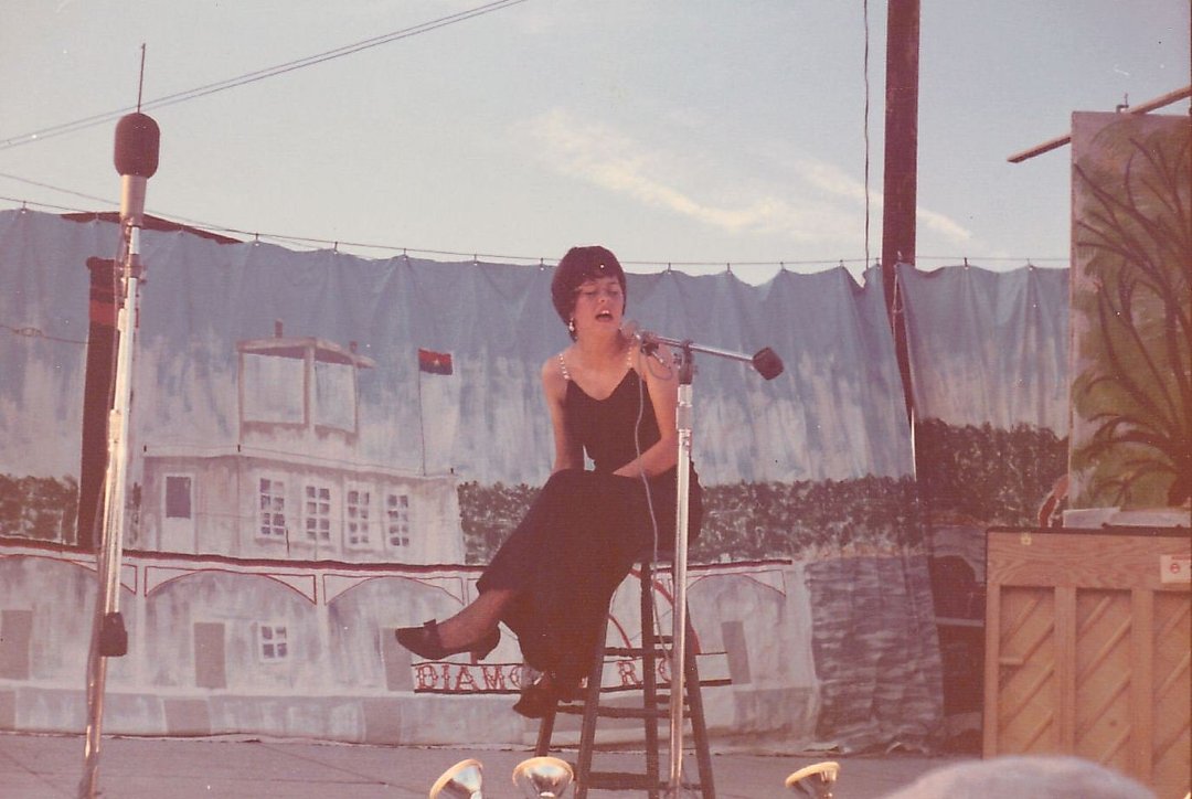 Merrie Tabbert's album, Profile Pictures