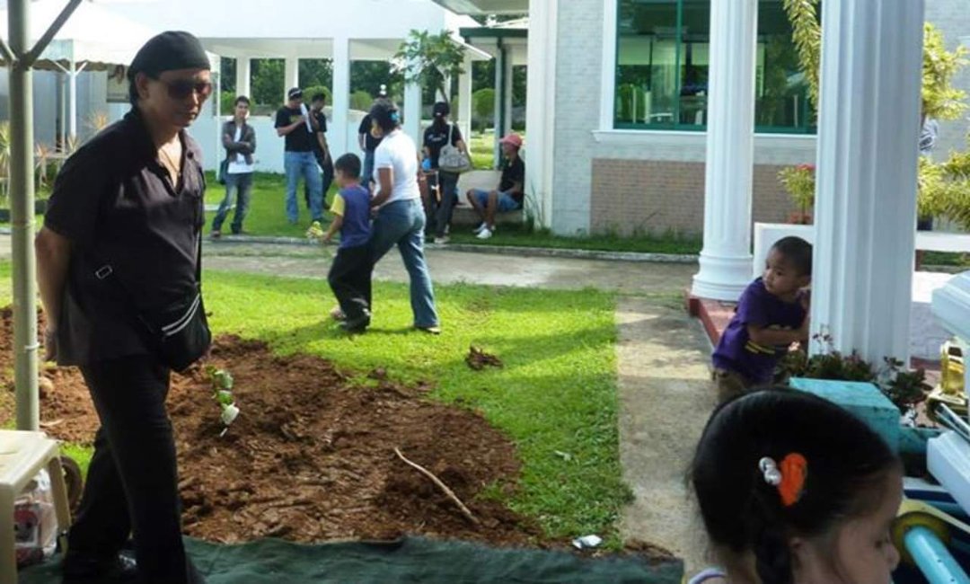 Hec Encarnacion's album, Dr. Conrado B. Encarnacion's wake and funeral.