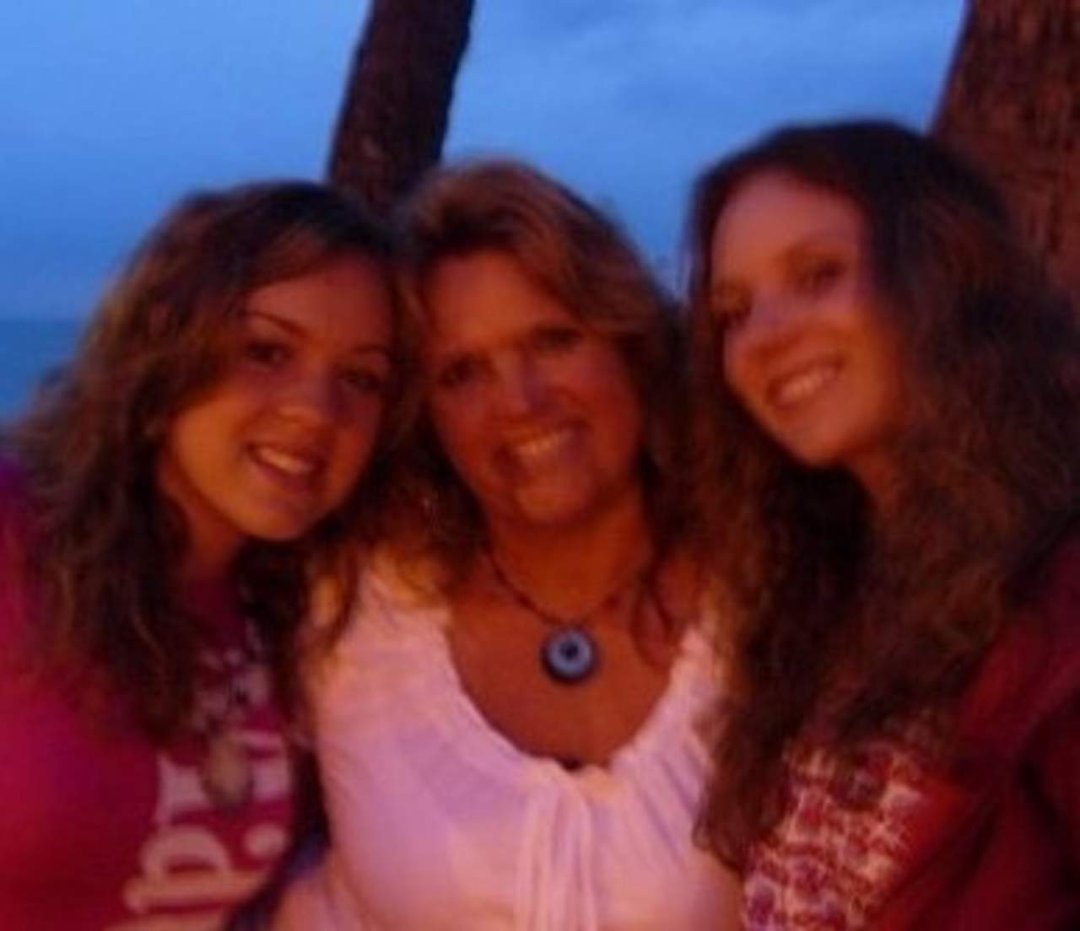 Polly Daw's album, Profile Pictures
