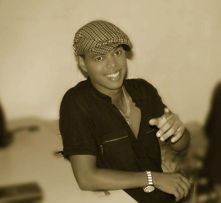 Simplemente Dior's album, Profile Pictures