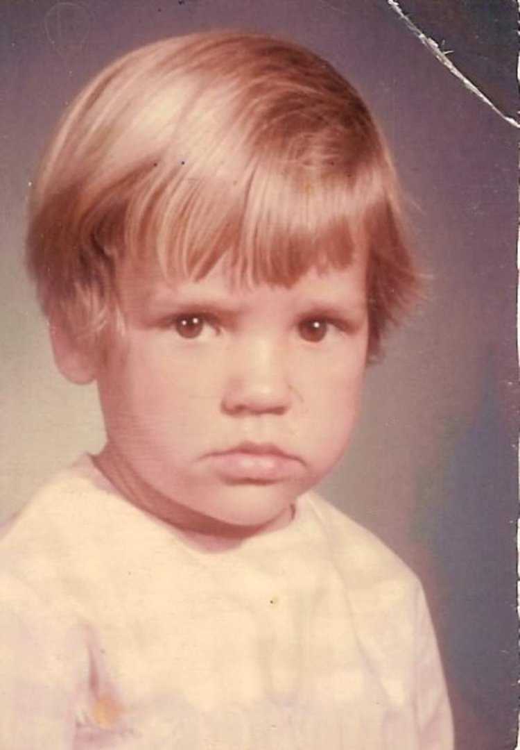 Polly Daw's album, Profile Pictures