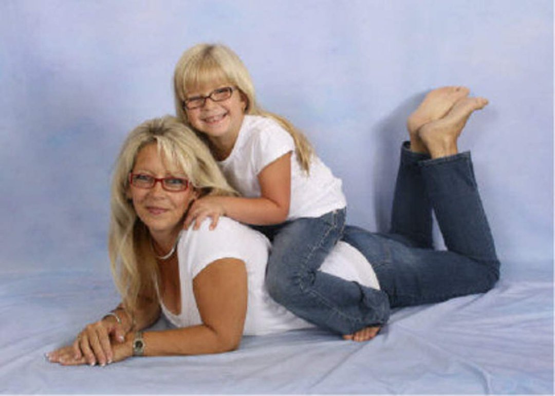 Constance Dolly's album, Profile Pictures