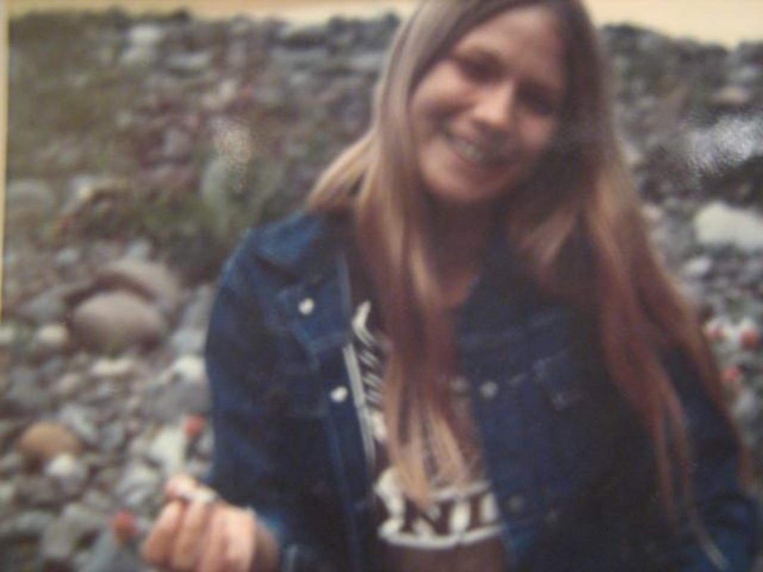 Sandra Covell's album, Profile Pictures