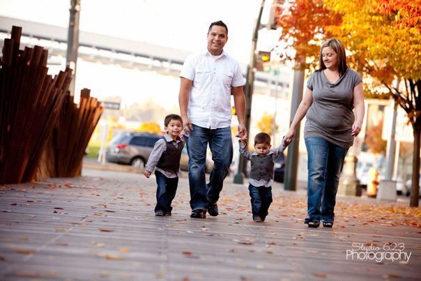 Jennifer Moran Lopez's album, Family Pictures 11.06.11