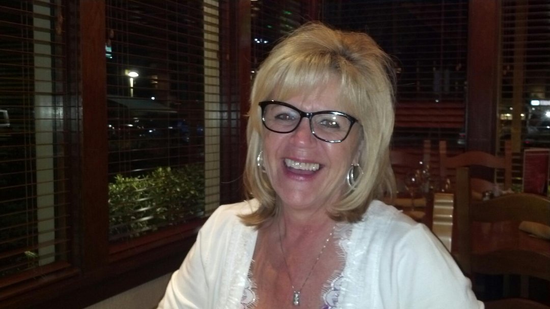 Cindy-Cynthia Hays' album, Mobile Uploads
