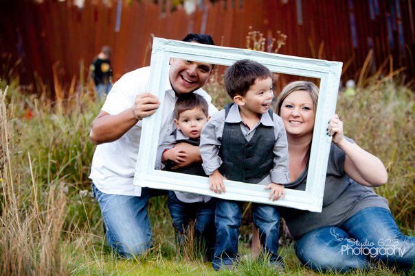 Jennifer Moran Lopez's album, Family Pictures 11.06.11