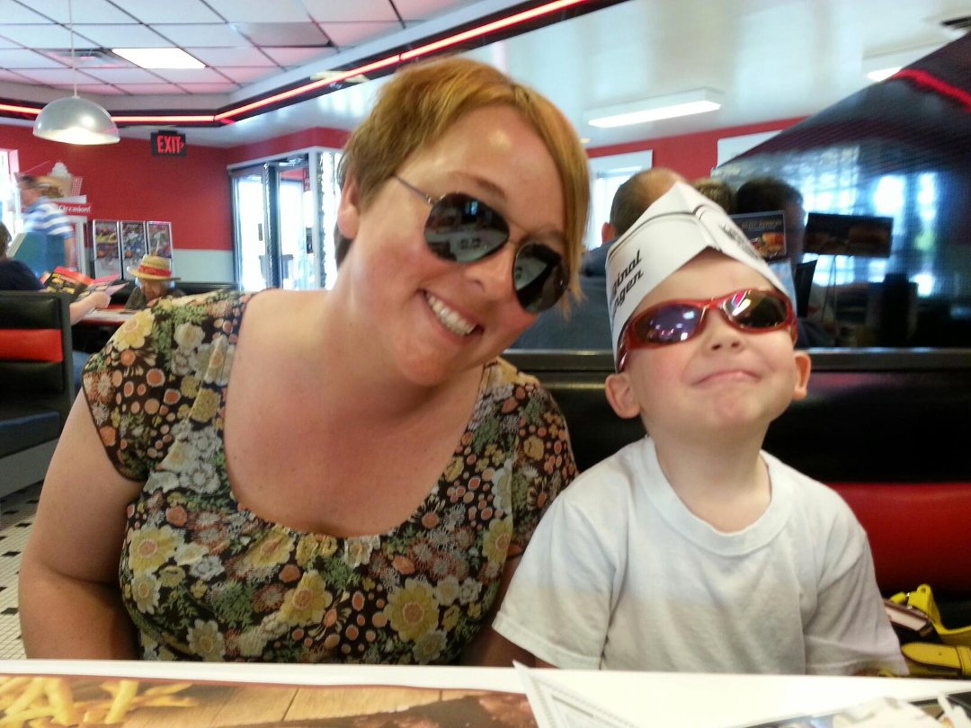 Dee Knoop's album, Mobile Uploads