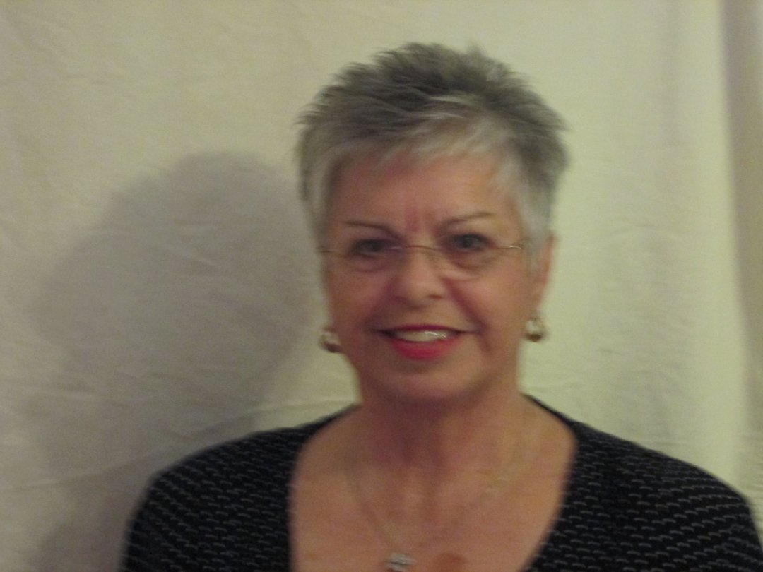 Donna Hall's album, Profile Pictures