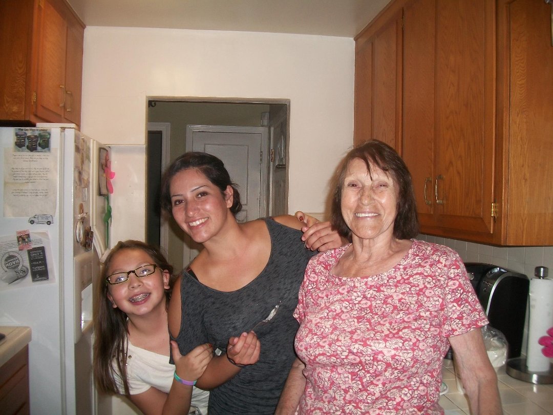 Vivian Estrada's album, Family
