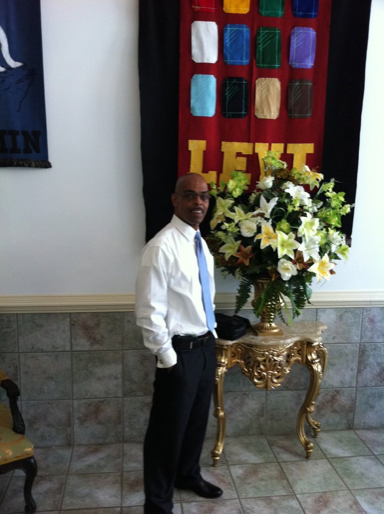 Ewing Samuel's album, Mobile Uploads