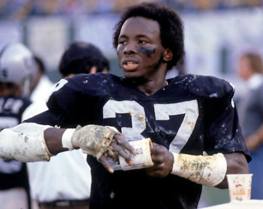 Warren Mau's album, Raider Greats