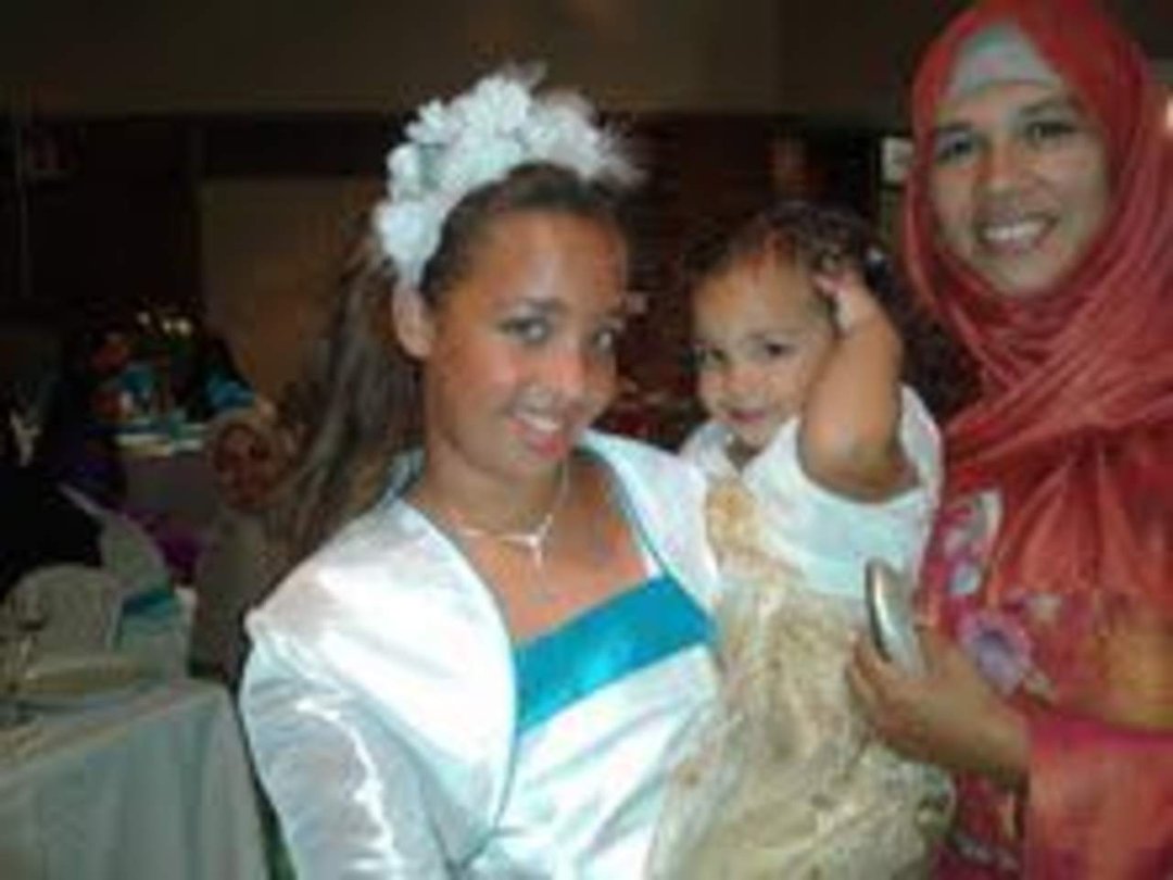 Asma Achmad's album, Profile Pictures
