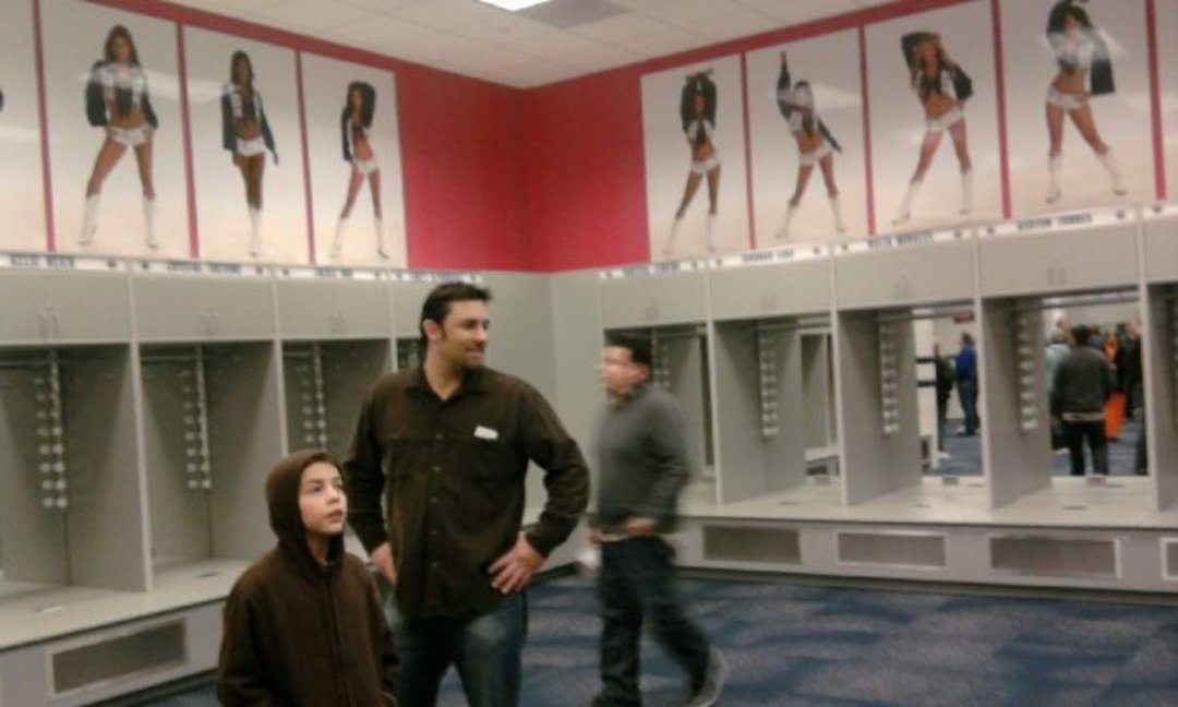 Elizabeth Peterson's album, Texas Stadium