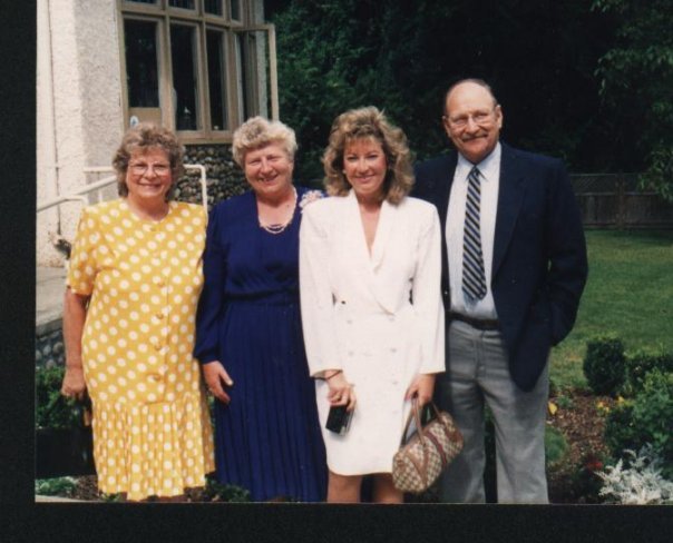 Susan Dow- Walhood's album, Profile Pictures